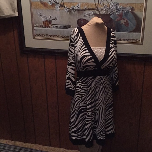 Mymichelle zebra Dress size Medium - Picture 4 of 5
